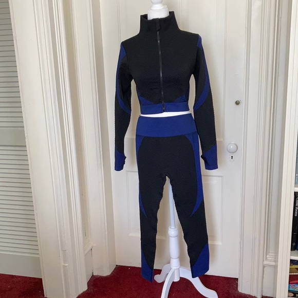 Jogging fashion statement, black & blue, size med - Picture 1 of 10